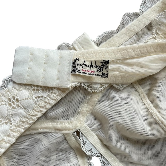 Women’s Intimately Free People Ivory Lace Halter Bralette Bra Size XS TP - Picture 4 of 4